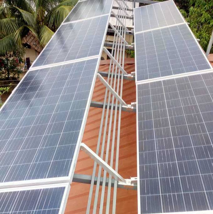 Solar panels on sheet rooftop Model 2